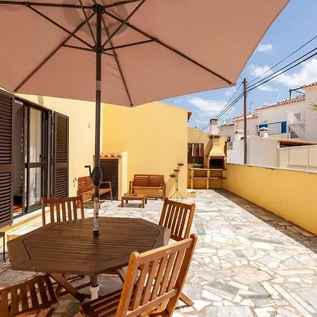 Ninestories Baleal Ferrel (Leiria)