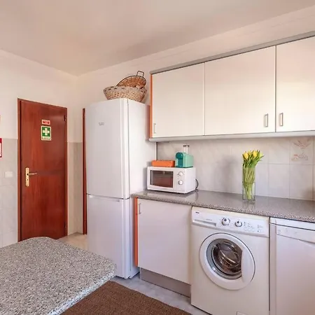 Ninestories Baleal Ferrel (Leiria)